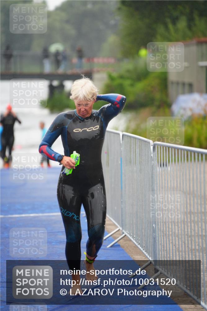 30.08.2026 - Elbe Triathlon Hamburg LAZAROV Photography http://msf.ph/oto/10031520 30.08.2026 08:37:09 Schwimmen 272, 349, 372 meine-sportfotos.de