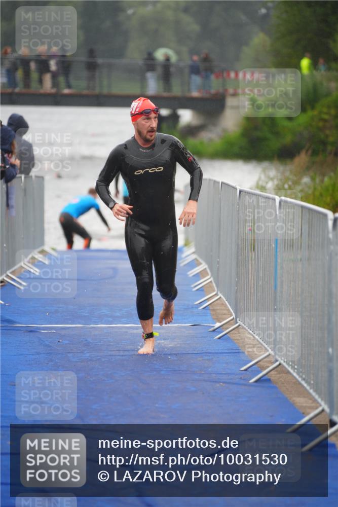 30.08.2026 - Elbe Triathlon Hamburg LAZAROV Photography http://msf.ph/oto/10031530 30.08.2026 08:37:17 Schwimmen 272, 313, 349 meine-sportfotos.de