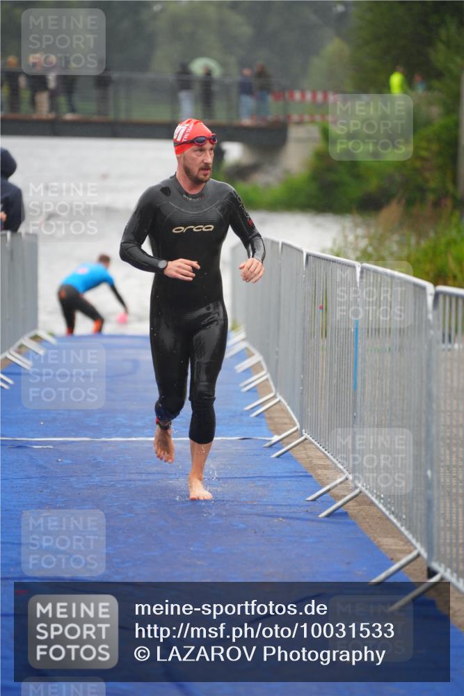 30.08.2026 - Elbe Triathlon Hamburg LAZAROV Photography http://msf.ph/oto/10031533 30.08.2026 08:37:17 Schwimmen 272, 313, 349 meine-sportfotos.de