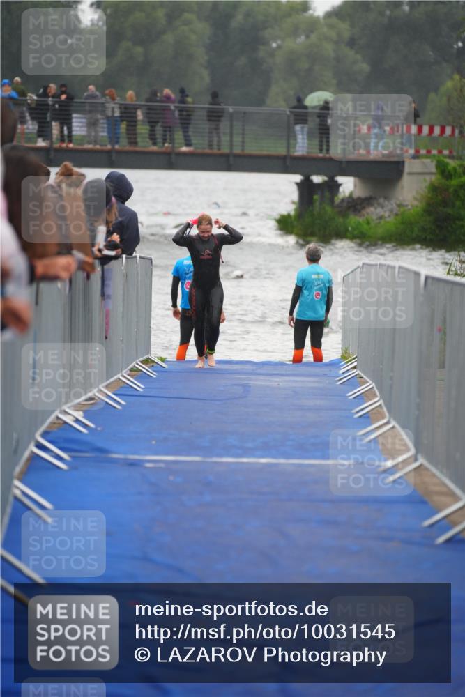 30.08.2026 - Elbe Triathlon Hamburg LAZAROV Photography http://msf.ph/oto/10031545 30.08.2026 08:37:26 Schwimmen 313 meine-sportfotos.de