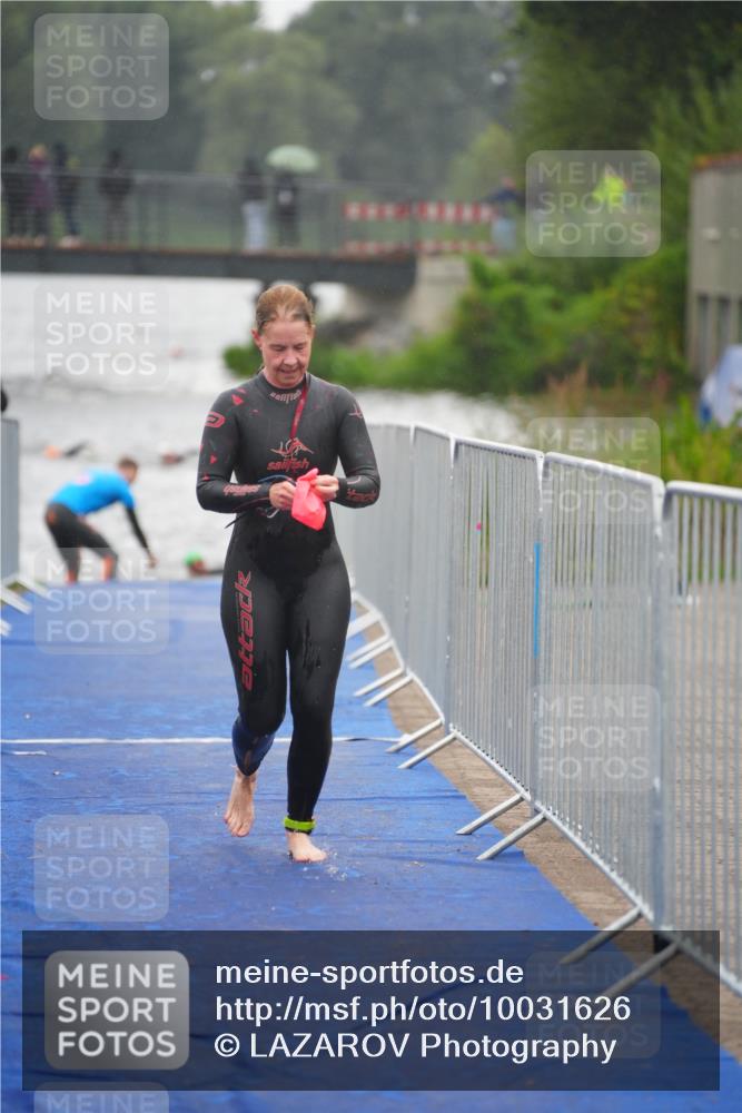 30.08.2026 - Elbe Triathlon Hamburg LAZAROV Photography http://msf.ph/oto/10031626 30.08.2026 08:37:33 Schwimmen 313, 361 meine-sportfotos.de