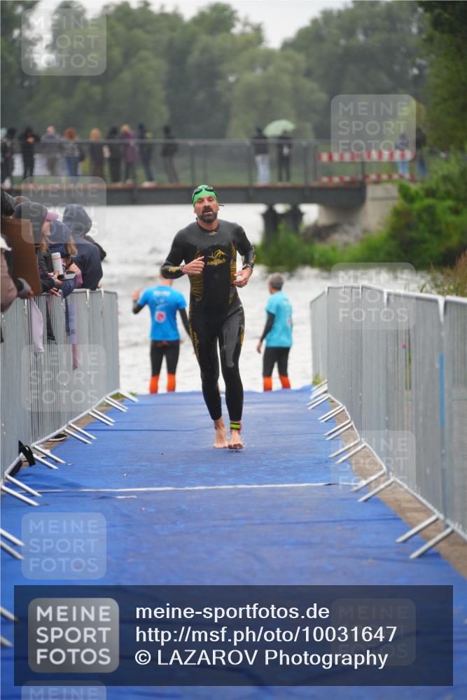 30.08.2026 - Elbe Triathlon Hamburg LAZAROV Photography http://msf.ph/oto/10031647 30.08.2026 08:37:44 Schwimmen 295, 361 meine-sportfotos.de