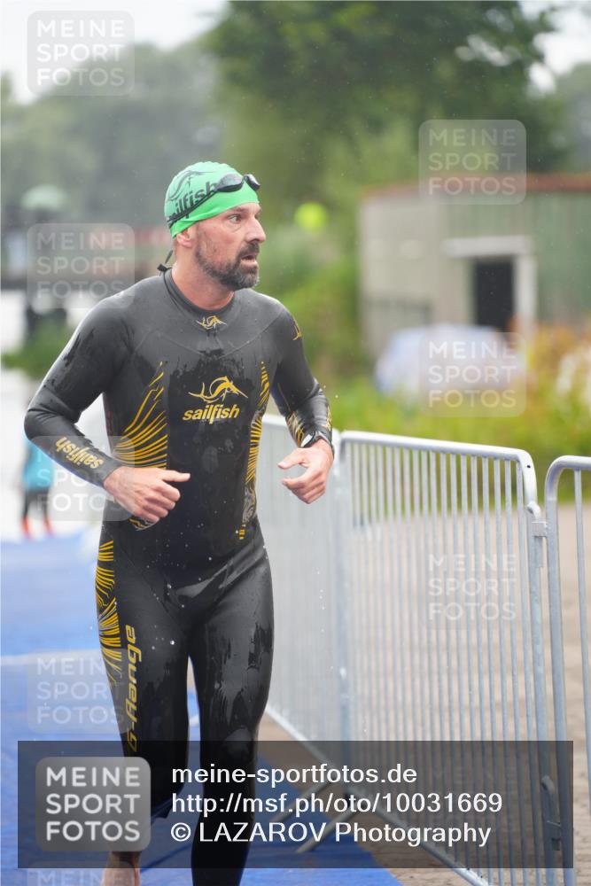 30.08.2026 - Elbe Triathlon Hamburg LAZAROV Photography http://msf.ph/oto/10031669 30.08.2026 08:37:48 Schwimmen 295, 361 meine-sportfotos.de