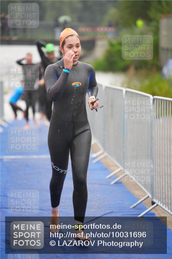 30.08.2026 - Elbe Triathlon Hamburg LAZAROV Photography http://msf.ph/oto/10031696 30.08.2026 08:38:07 Schwimmen 202, 260, 338 meine-sportfotos.de