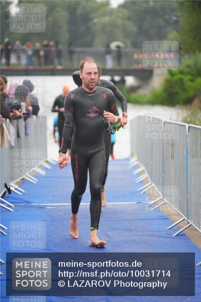 30.08.2026 - Elbe Triathlon Hamburg LAZAROV Photography http://msf.ph/oto/10031714 30.08.2026 08:38:12 Schwimmen 202, 260, 310, 338 meine-sportfotos.de