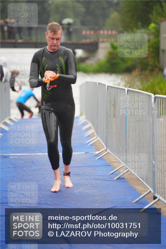 30.08.2026 - Elbe Triathlon Hamburg LAZAROV Photography http://msf.ph/oto/10031751 30.08.2026 08:38:18 Schwimmen 202, 260, 310, 324, 338 meine-sportfotos.de