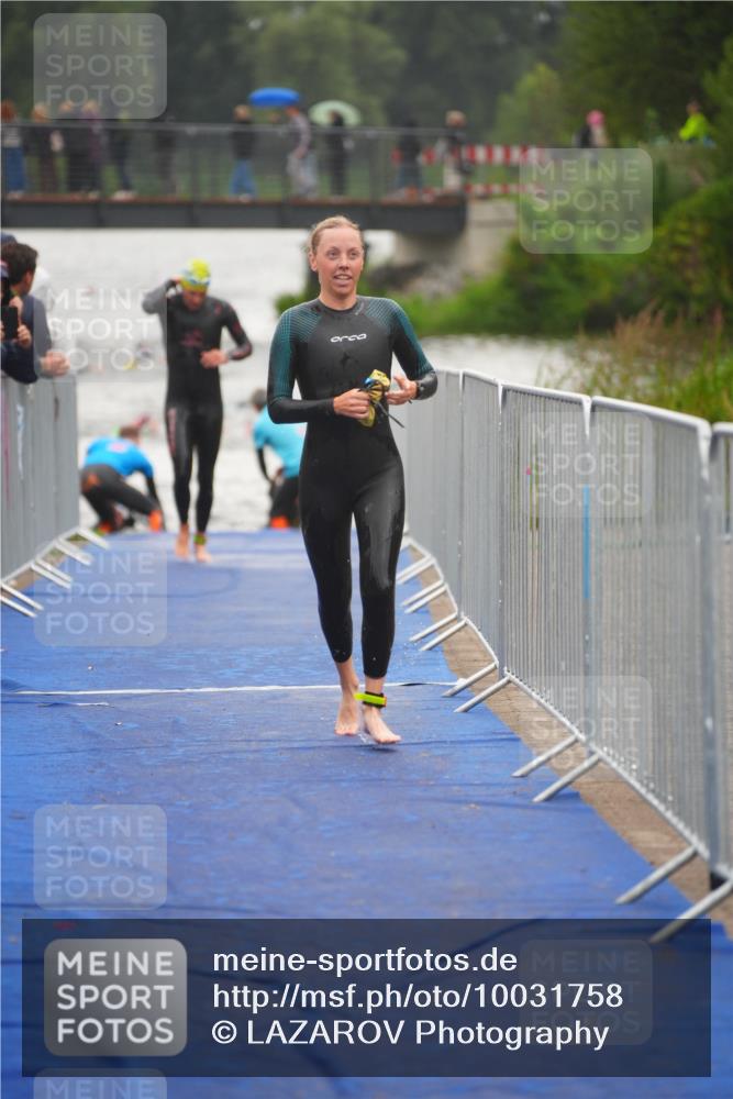 30.08.2026 - Elbe Triathlon Hamburg LAZAROV Photography http://msf.ph/oto/10031758 30.08.2026 08:38:30 Schwimmen 324, 366 meine-sportfotos.de