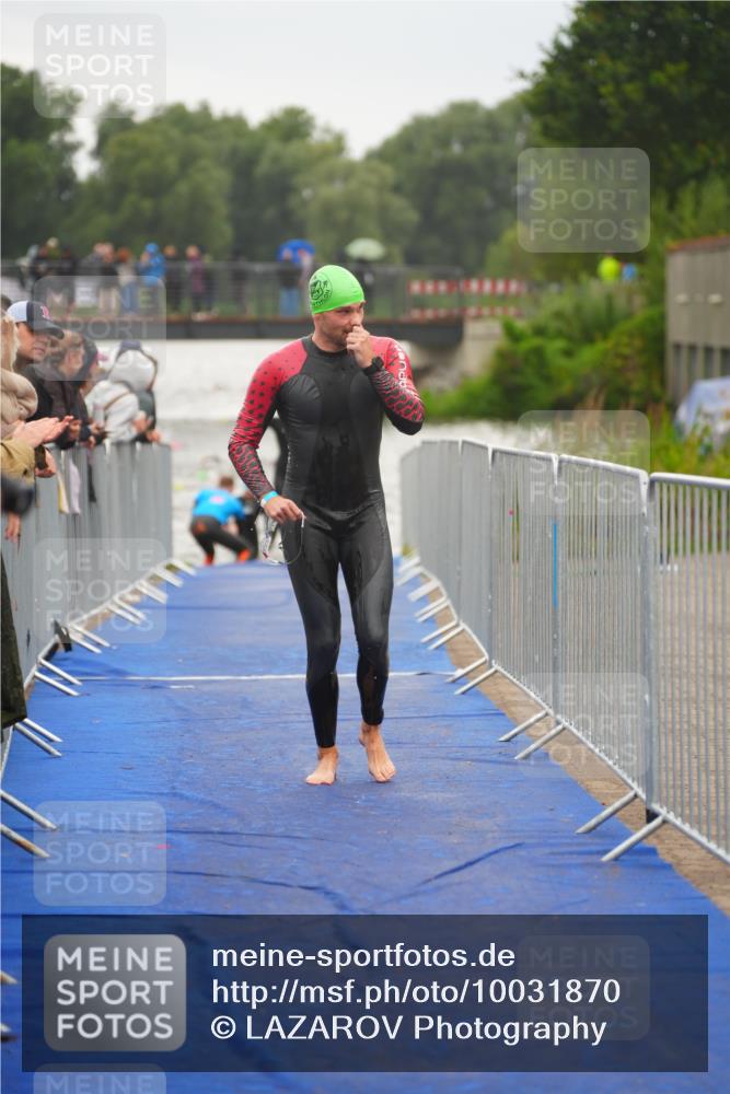 30.08.2026 - Elbe Triathlon Hamburg LAZAROV Photography http://msf.ph/oto/10031870 30.08.2026 08:39:08 Schwimmen 251, 255, 275, 284, 353 meine-sportfotos.de
