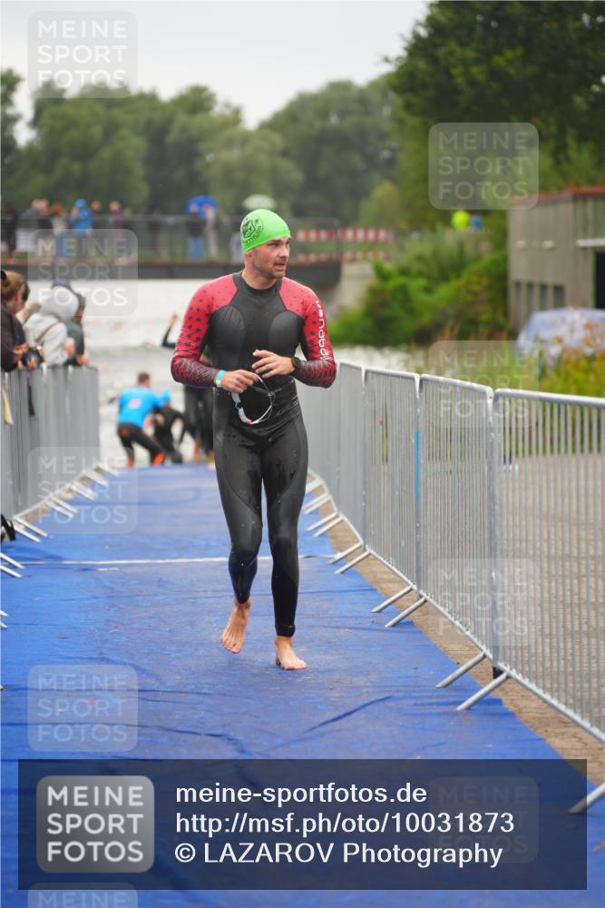 30.08.2026 - Elbe Triathlon Hamburg LAZAROV Photography http://msf.ph/oto/10031873 30.08.2026 08:39:09 Schwimmen 251, 255, 275, 284, 353 meine-sportfotos.de