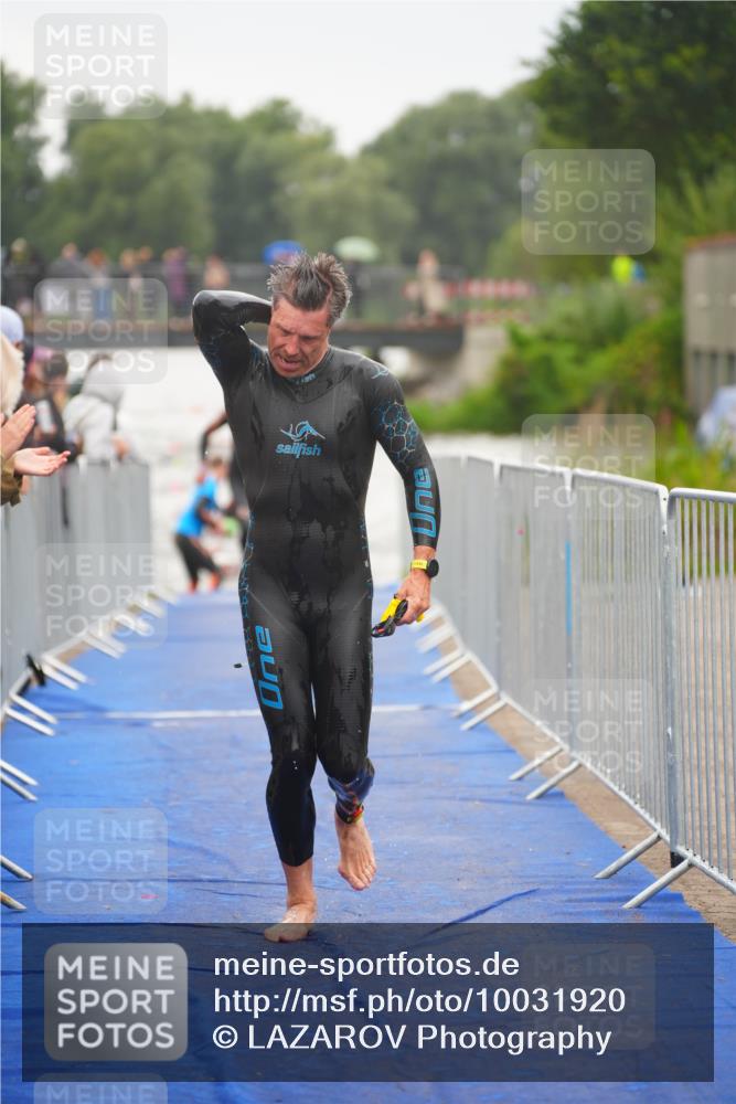 30.08.2026 - Elbe Triathlon Hamburg LAZAROV Photography http://msf.ph/oto/10031920 30.08.2026 08:39:21 Schwimmen 255, 270, 351, 389, 391 meine-sportfotos.de