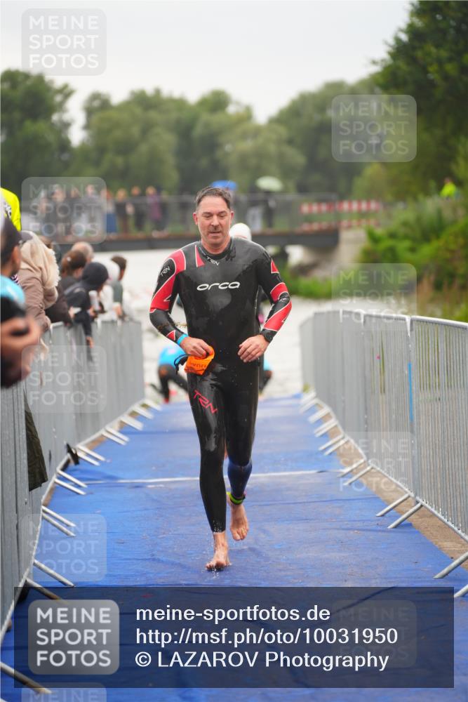30.08.2026 - Elbe Triathlon Hamburg LAZAROV Photography http://msf.ph/oto/10031950 30.08.2026 08:39:31 Schwimmen 263, 270, 297, 347, 351, 389, 391, 411 meine-sportfotos.de