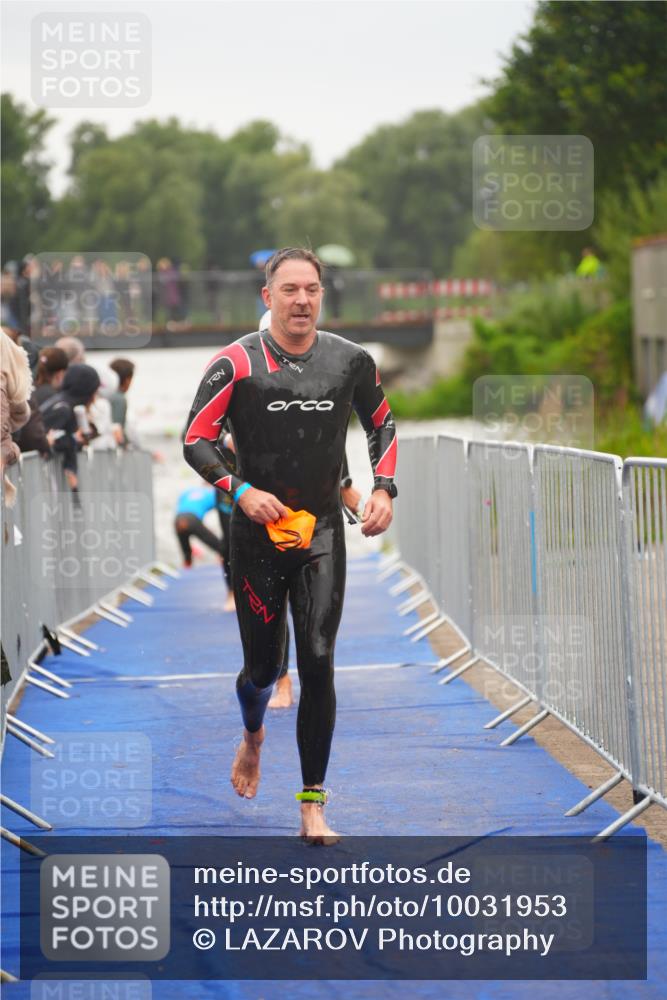 30.08.2026 - Elbe Triathlon Hamburg LAZAROV Photography http://msf.ph/oto/10031953 30.08.2026 08:39:31 Schwimmen 263, 270, 297, 347, 351, 389, 391, 411 meine-sportfotos.de