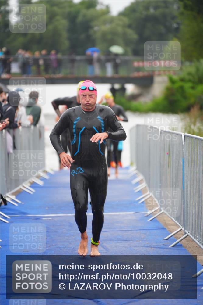 30.08.2026 - Elbe Triathlon Hamburg LAZAROV Photography http://msf.ph/oto/10032048 30.08.2026 08:40:10 Schwimmen 274, 287, 318 meine-sportfotos.de