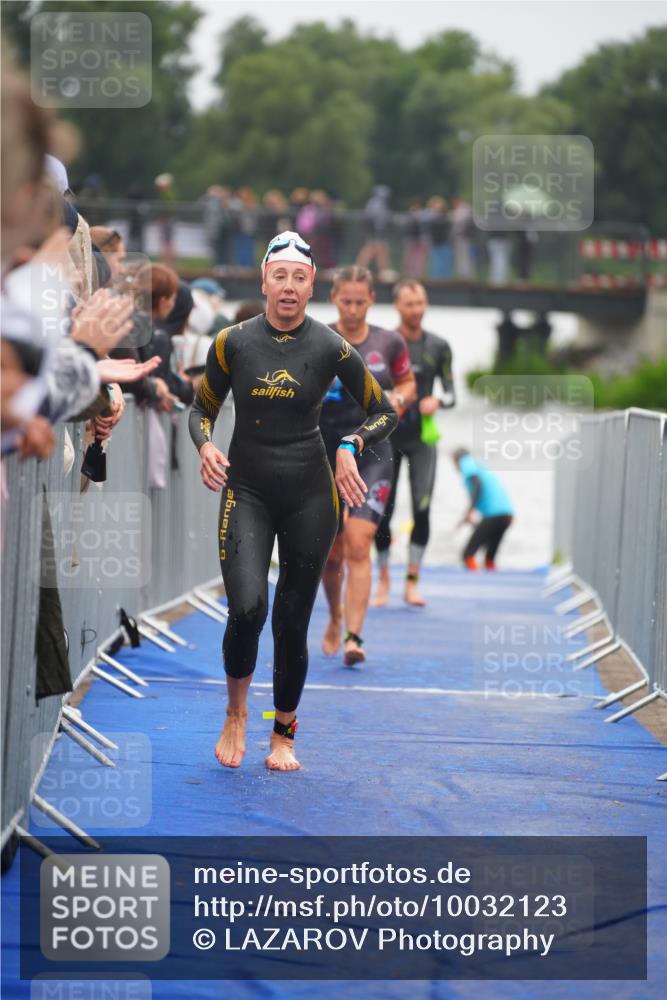 30.08.2026 - Elbe Triathlon Hamburg LAZAROV Photography http://msf.ph/oto/10032123 30.08.2026 08:40:36 Schwimmen 258, 288, 343, 383 meine-sportfotos.de