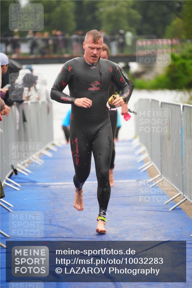 30.08.2026 - Elbe Triathlon Hamburg LAZAROV Photography http://msf.ph/oto/10032283 30.08.2026 08:41:19 Schwimmen 245, 273, 279, 305, 317, 327, 329, 376, 393 meine-sportfotos.de