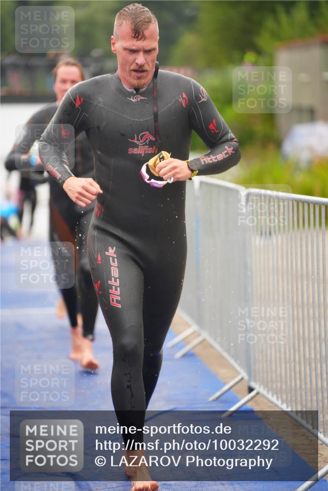 30.08.2026 - Elbe Triathlon Hamburg LAZAROV Photography http://msf.ph/oto/10032292 30.08.2026 08:41:20 Schwimmen 245, 273, 279, 305, 317, 329, 376, 393 meine-sportfotos.de