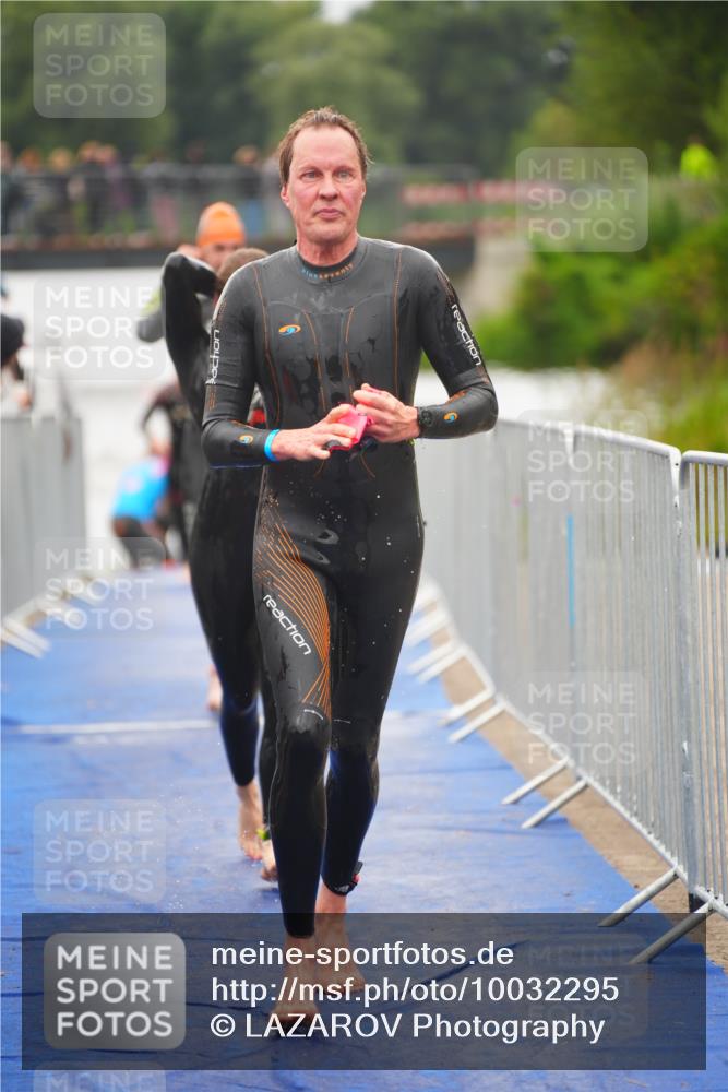 30.08.2026 - Elbe Triathlon Hamburg LAZAROV Photography http://msf.ph/oto/10032295 30.08.2026 08:41:21 Schwimmen 245, 273, 279, 305, 317, 329, 376, 393 meine-sportfotos.de