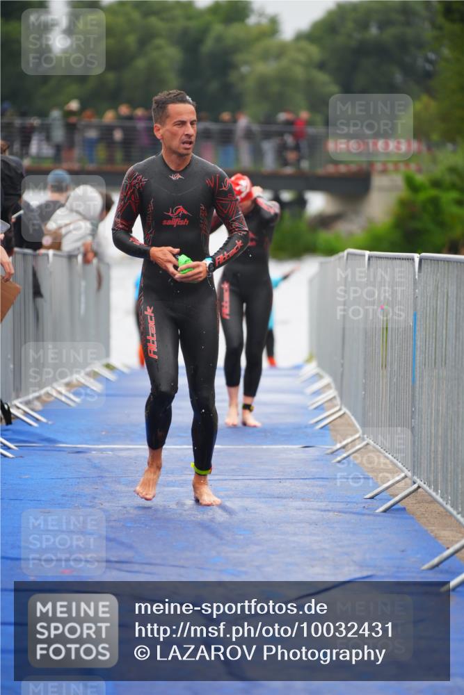 30.08.2026 - Elbe Triathlon Hamburg LAZAROV Photography http://msf.ph/oto/10032431 30.08.2026 08:41:58 Schwimmen 253, 298, 325, 348, 363, 379 meine-sportfotos.de