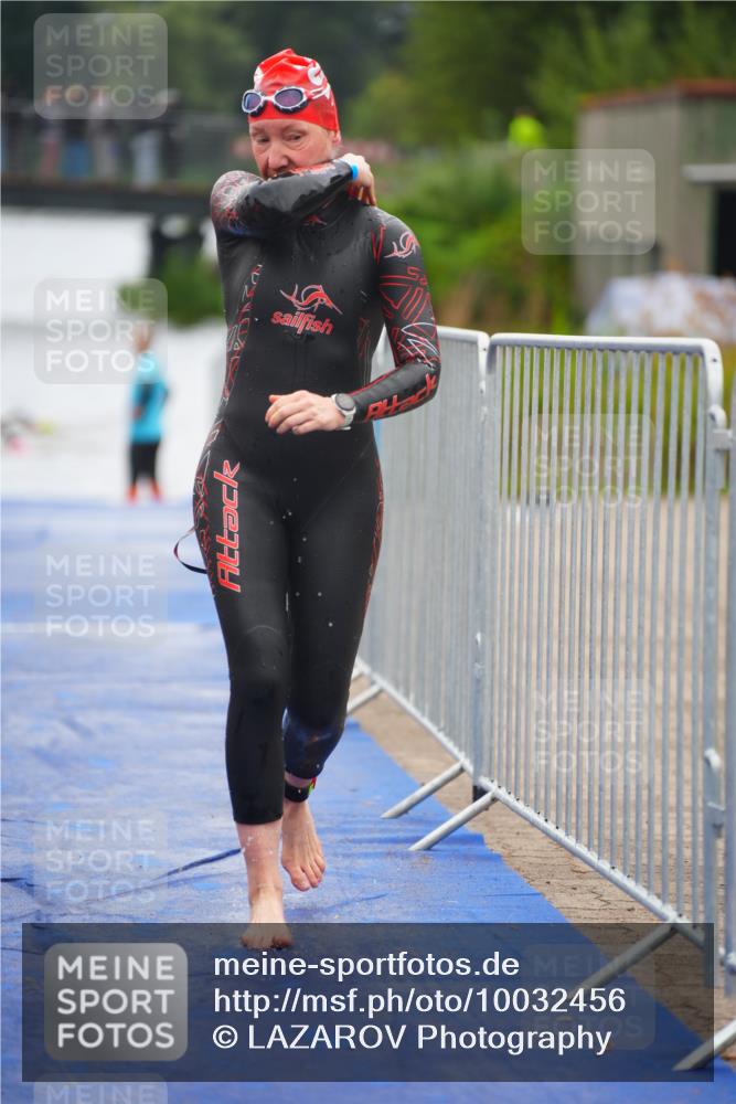 30.08.2026 - Elbe Triathlon Hamburg LAZAROV Photography http://msf.ph/oto/10032456 30.08.2026 08:42:02 Schwimmen 253, 298, 348, 379 meine-sportfotos.de