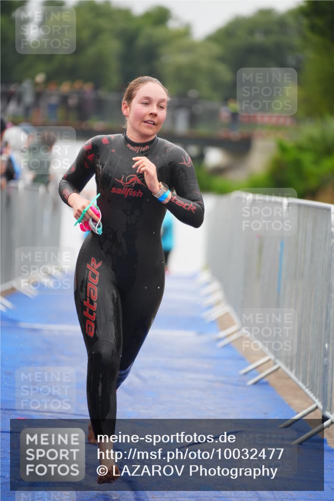 30.08.2026 - Elbe Triathlon Hamburg LAZAROV Photography http://msf.ph/oto/10032477 30.08.2026 08:42:22 Schwimmen 358 meine-sportfotos.de