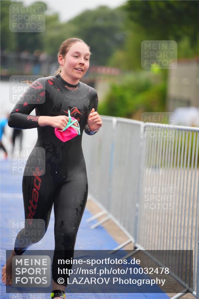 30.08.2026 - Elbe Triathlon Hamburg LAZAROV Photography http://msf.ph/oto/10032478 30.08.2026 08:42:22 Schwimmen 358 meine-sportfotos.de