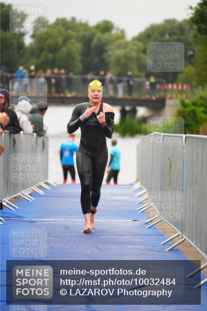 30.08.2026 - Elbe Triathlon Hamburg LAZAROV Photography http://msf.ph/oto/10032484 30.08.2026 08:42:33 Schwimmen 358, 385 meine-sportfotos.de