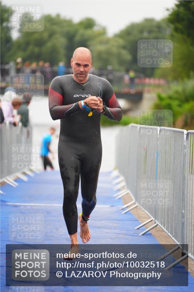 30.08.2026 - Elbe Triathlon Hamburg LAZAROV Photography http://msf.ph/oto/10032518 30.08.2026 08:42:43 Schwimmen 293, 385 meine-sportfotos.de