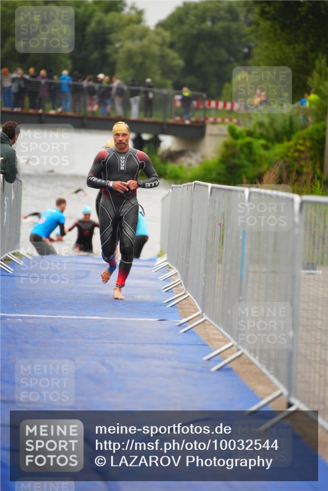 30.08.2026 - Elbe Triathlon Hamburg LAZAROV Photography http://msf.ph/oto/10032544 30.08.2026 08:43:01 Schwimmen 249, 289 meine-sportfotos.de