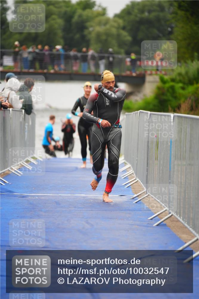 30.08.2026 - Elbe Triathlon Hamburg LAZAROV Photography http://msf.ph/oto/10032547 30.08.2026 08:43:02 Schwimmen 249, 289, 352 meine-sportfotos.de