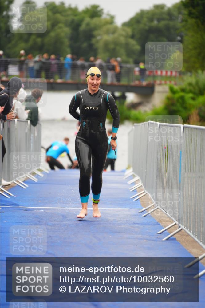 30.08.2026 - Elbe Triathlon Hamburg LAZAROV Photography http://msf.ph/oto/10032560 30.08.2026 08:43:05 Schwimmen 249, 289, 352 meine-sportfotos.de