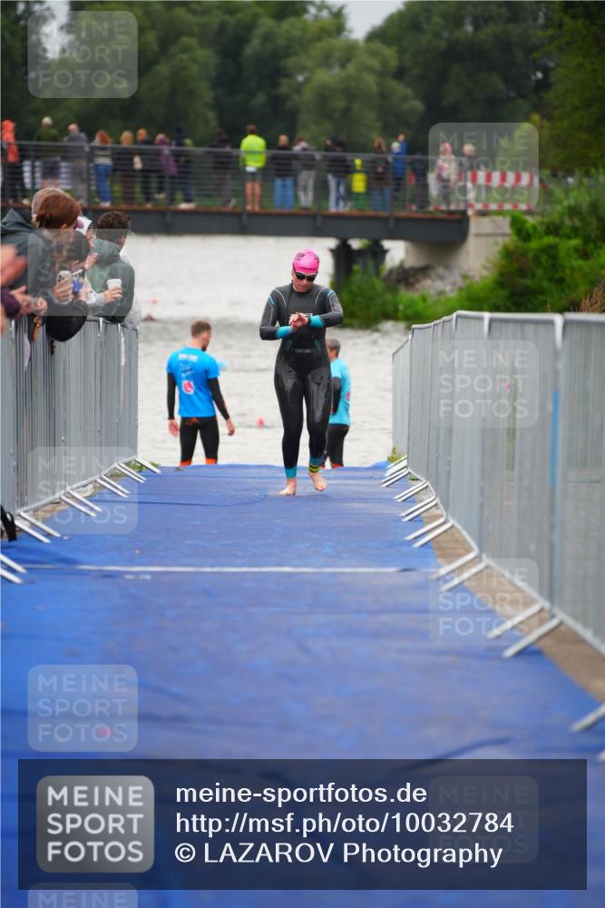 30.08.2026 - Elbe Triathlon Hamburg LAZAROV Photography http://msf.ph/oto/10032784 30.08.2026 08:46:03 Schwimmen 330 meine-sportfotos.de