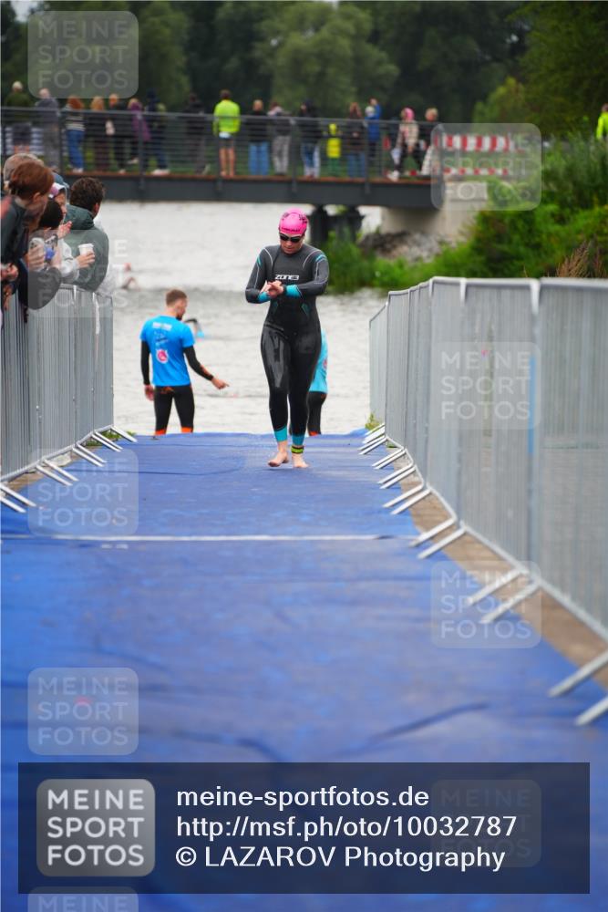 30.08.2026 - Elbe Triathlon Hamburg LAZAROV Photography http://msf.ph/oto/10032787 30.08.2026 08:46:03 Schwimmen 330 meine-sportfotos.de