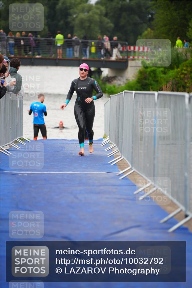 30.08.2026 - Elbe Triathlon Hamburg LAZAROV Photography http://msf.ph/oto/10032792 30.08.2026 08:46:04 Schwimmen 330 meine-sportfotos.de