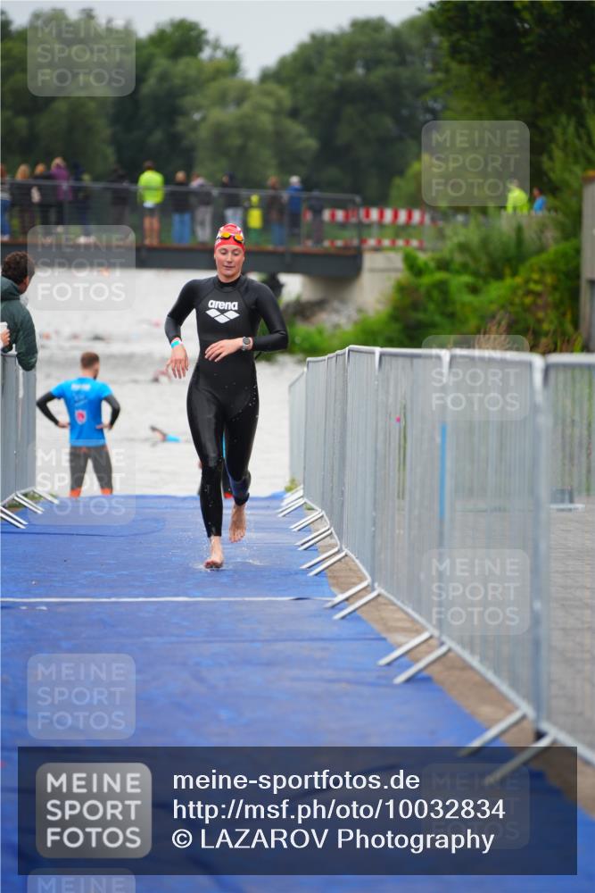 30.08.2026 - Elbe Triathlon Hamburg LAZAROV Photography http://msf.ph/oto/10032834 30.08.2026 08:46:21 Schwimmen 330, 331 meine-sportfotos.de
