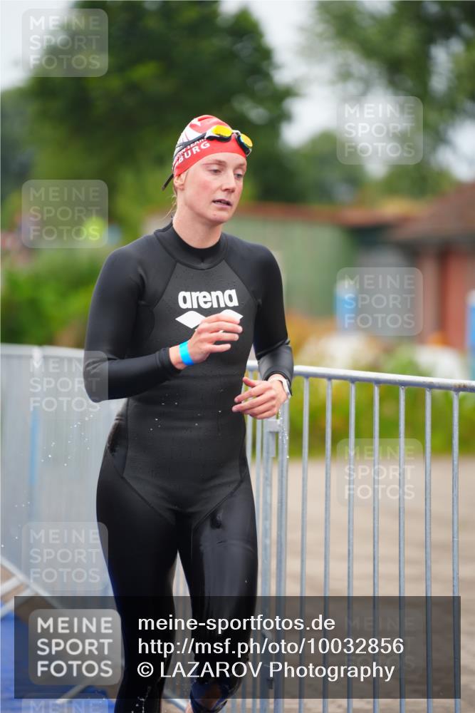 30.08.2026 - Elbe Triathlon Hamburg LAZAROV Photography http://msf.ph/oto/10032856 30.08.2026 08:46:25 Schwimmen 331 meine-sportfotos.de