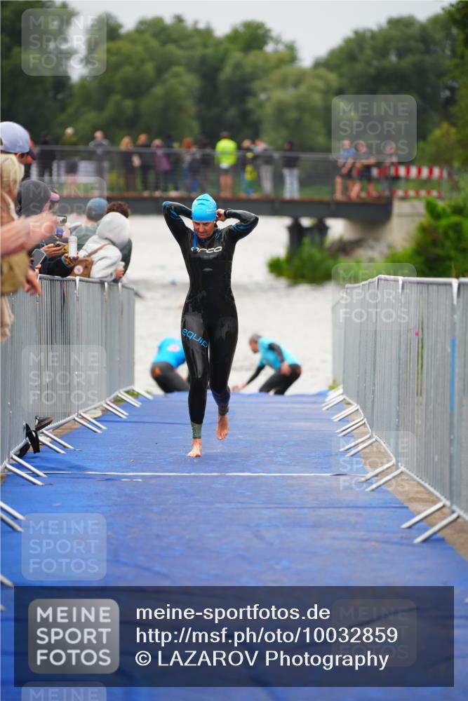 30.08.2026 - Elbe Triathlon Hamburg LAZAROV Photography http://msf.ph/oto/10032859 30.08.2026 08:46:47 Schwimmen 392 meine-sportfotos.de