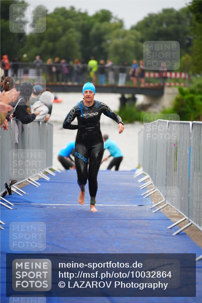 30.08.2026 - Elbe Triathlon Hamburg LAZAROV Photography http://msf.ph/oto/10032864 30.08.2026 08:46:48 Schwimmen 392 meine-sportfotos.de