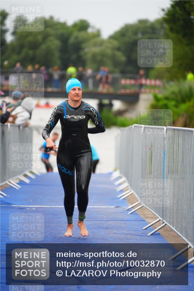 30.08.2026 - Elbe Triathlon Hamburg LAZAROV Photography http://msf.ph/oto/10032870 30.08.2026 08:46:49 Schwimmen 392 meine-sportfotos.de