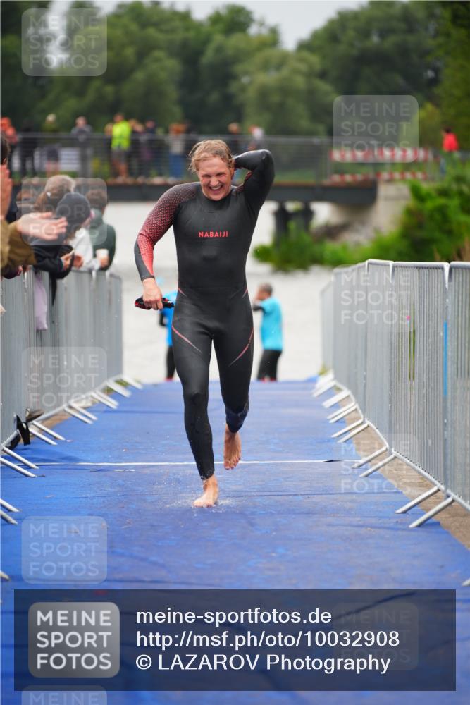 30.08.2026 - Elbe Triathlon Hamburg LAZAROV Photography http://msf.ph/oto/10032908 30.08.2026 08:47:01 Schwimmen 336, 392, 421 meine-sportfotos.de