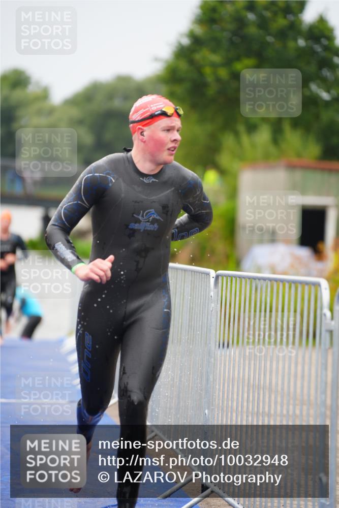 30.08.2026 - Elbe Triathlon Hamburg LAZAROV Photography http://msf.ph/oto/10032948 30.08.2026 08:47:30 Schwimmen 412, 433 meine-sportfotos.de