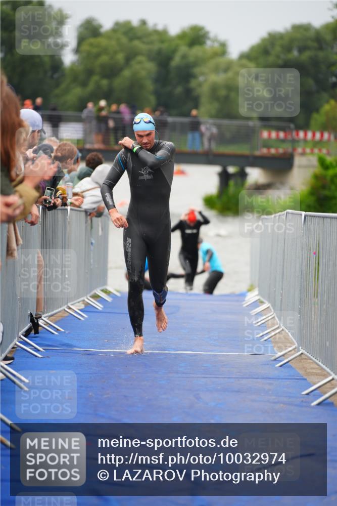 30.08.2026 - Elbe Triathlon Hamburg LAZAROV Photography http://msf.ph/oto/10032974 30.08.2026 08:47:42 Schwimmen 412, 432, 502 meine-sportfotos.de