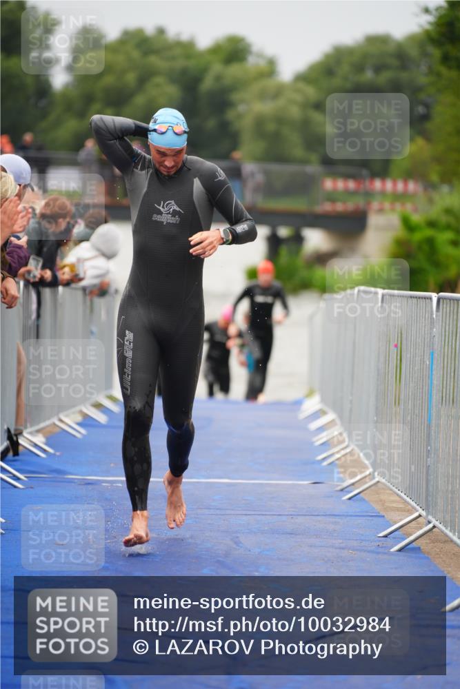 30.08.2026 - Elbe Triathlon Hamburg LAZAROV Photography http://msf.ph/oto/10032984 30.08.2026 08:47:43 Schwimmen 412, 432, 502 meine-sportfotos.de