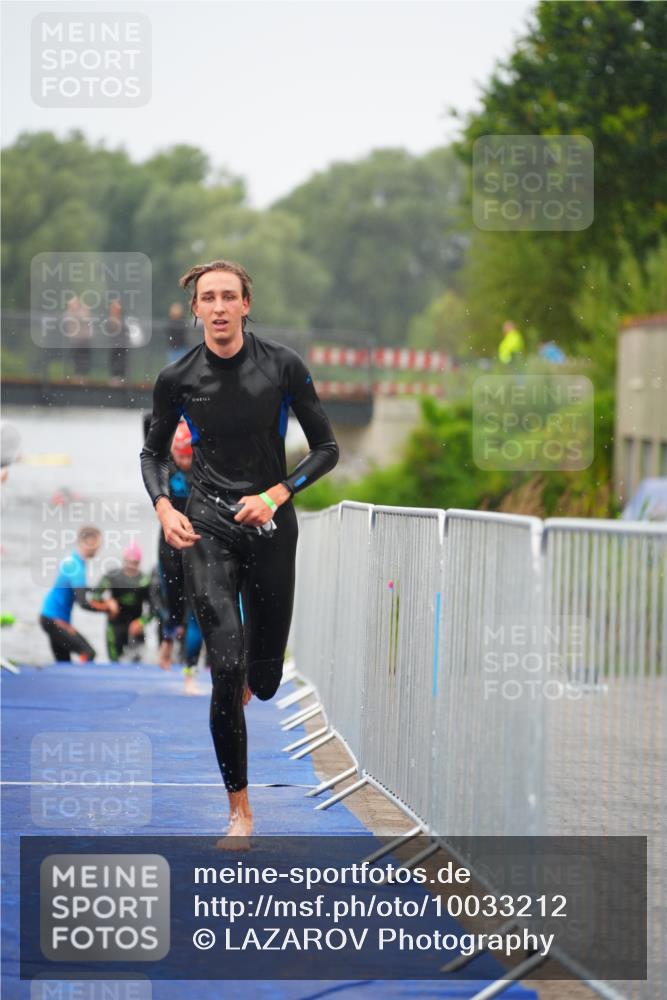 30.08.2026 - Elbe Triathlon Hamburg LAZAROV Photography http://msf.ph/oto/10033212 30.08.2026 08:49:55 Schwimmen 397, 414, 417 meine-sportfotos.de