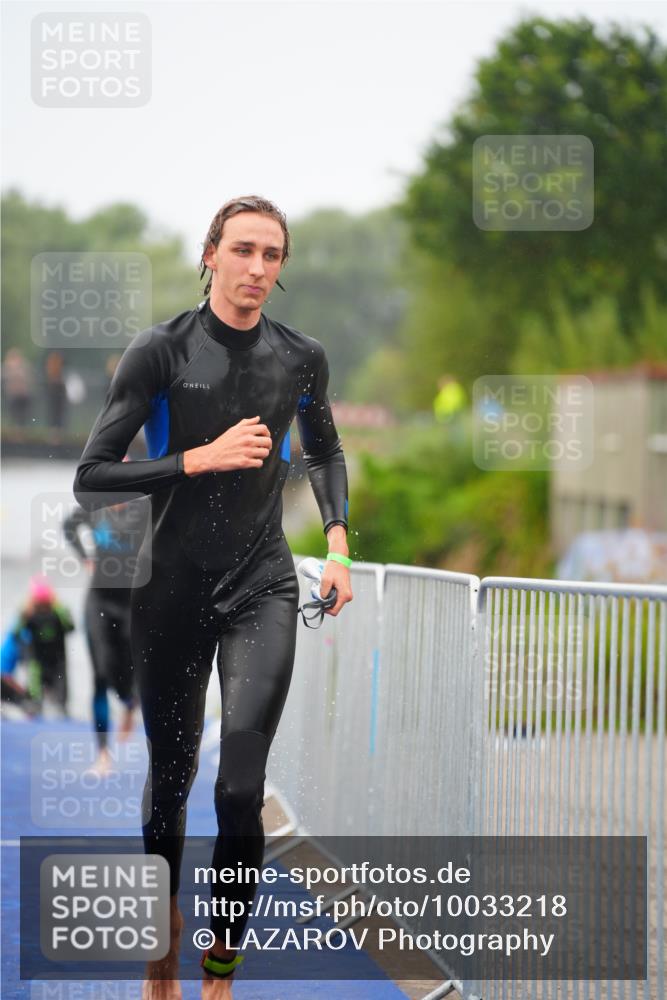30.08.2026 - Elbe Triathlon Hamburg LAZAROV Photography http://msf.ph/oto/10033218 30.08.2026 08:49:56 Schwimmen 397, 414, 417 meine-sportfotos.de