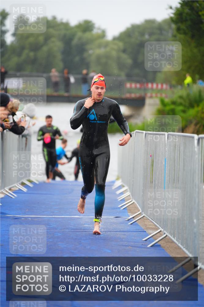 30.08.2026 - Elbe Triathlon Hamburg LAZAROV Photography http://msf.ph/oto/10033228 30.08.2026 08:49:58 Schwimmen 414, 417 meine-sportfotos.de
