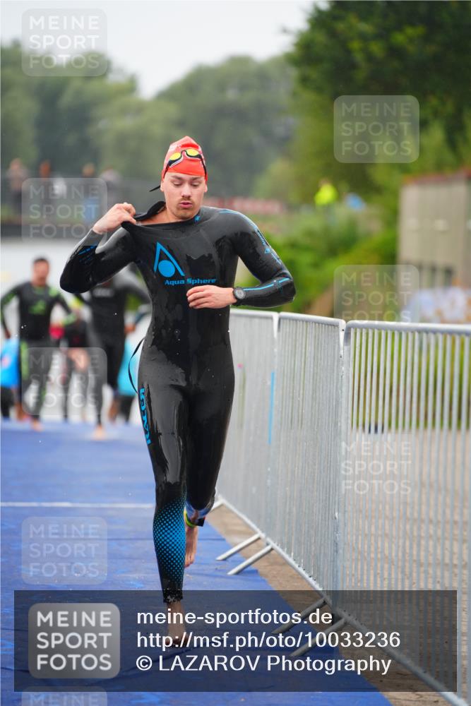 30.08.2026 - Elbe Triathlon Hamburg LAZAROV Photography http://msf.ph/oto/10033236 30.08.2026 08:49:59 Schwimmen 414, 417 meine-sportfotos.de