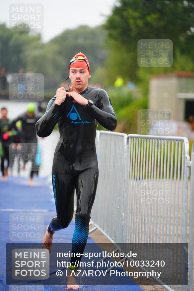30.08.2026 - Elbe Triathlon Hamburg LAZAROV Photography http://msf.ph/oto/10033240 30.08.2026 08:49:59 Schwimmen 414, 417 meine-sportfotos.de