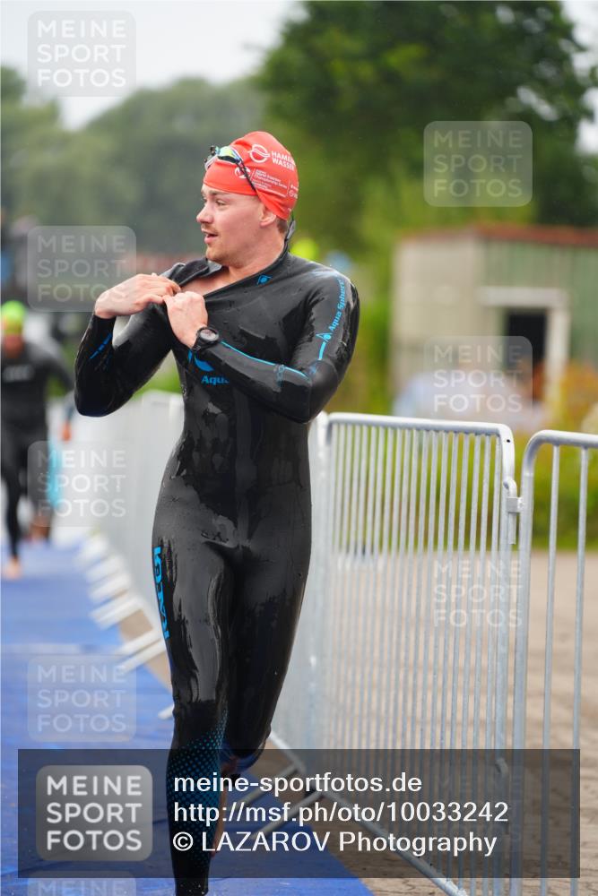 30.08.2026 - Elbe Triathlon Hamburg LAZAROV Photography http://msf.ph/oto/10033242 30.08.2026 08:49:59 Schwimmen 414, 417 meine-sportfotos.de