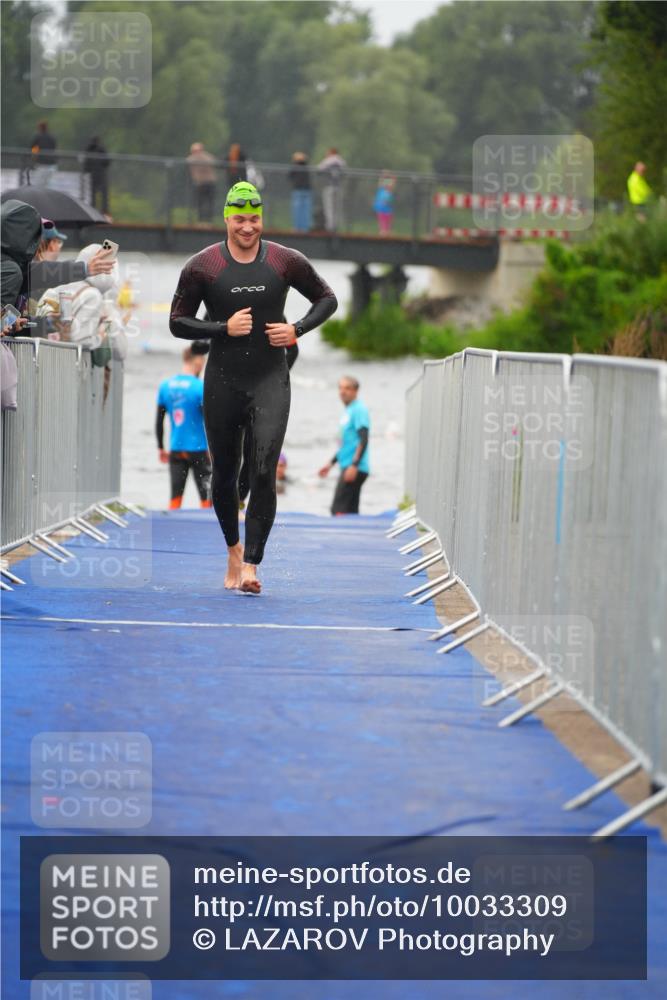 30.08.2026 - Elbe Triathlon Hamburg LAZAROV Photography http://msf.ph/oto/10033309 30.08.2026 08:50:13 Schwimmen 399, 417, 476, 480, 496 meine-sportfotos.de