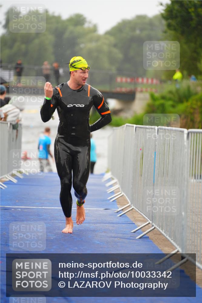 30.08.2026 - Elbe Triathlon Hamburg LAZAROV Photography http://msf.ph/oto/10033342 30.08.2026 08:50:19 Schwimmen 399, 444, 476, 480, 496 meine-sportfotos.de